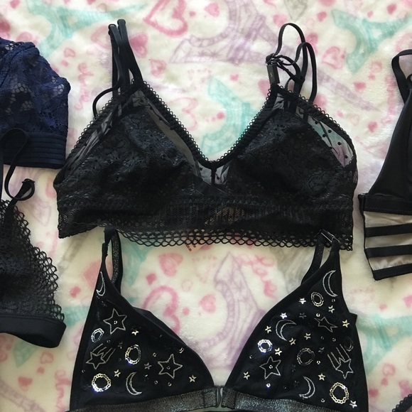 10 Brand new Victoria’s Secret size S bralettes - Picture 5 of 8
